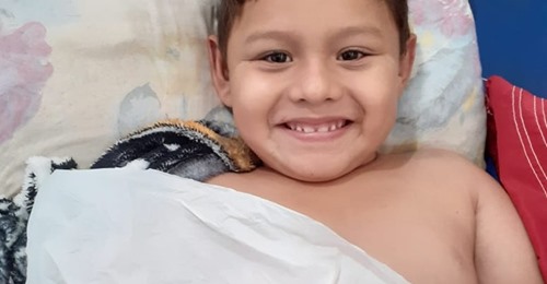 revistasaberesaude.com - Criança morre após receber 4 anestesias para enfaixar um braço